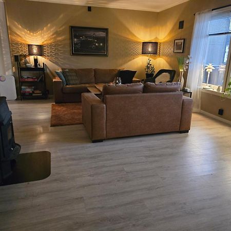 Koselig Og Moderne Leilighet, Meget Sentralt I Narvik Med Gratis Parkering! Exterior photo