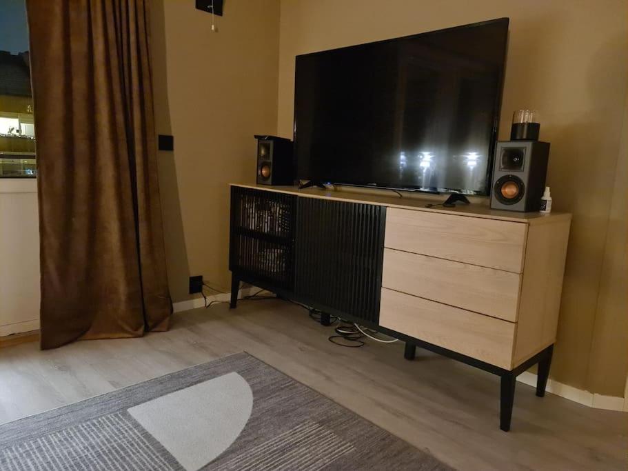 Koselig Og Moderne Leilighet, Meget Sentralt I Narvik Med Gratis Parkering! Exterior photo