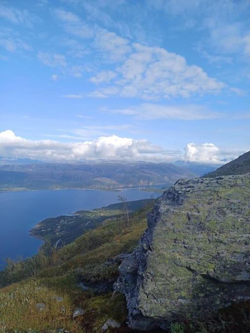 Koselig Og Moderne Leilighet, Meget Sentralt I Narvik Med Gratis Parkering! Exterior photo