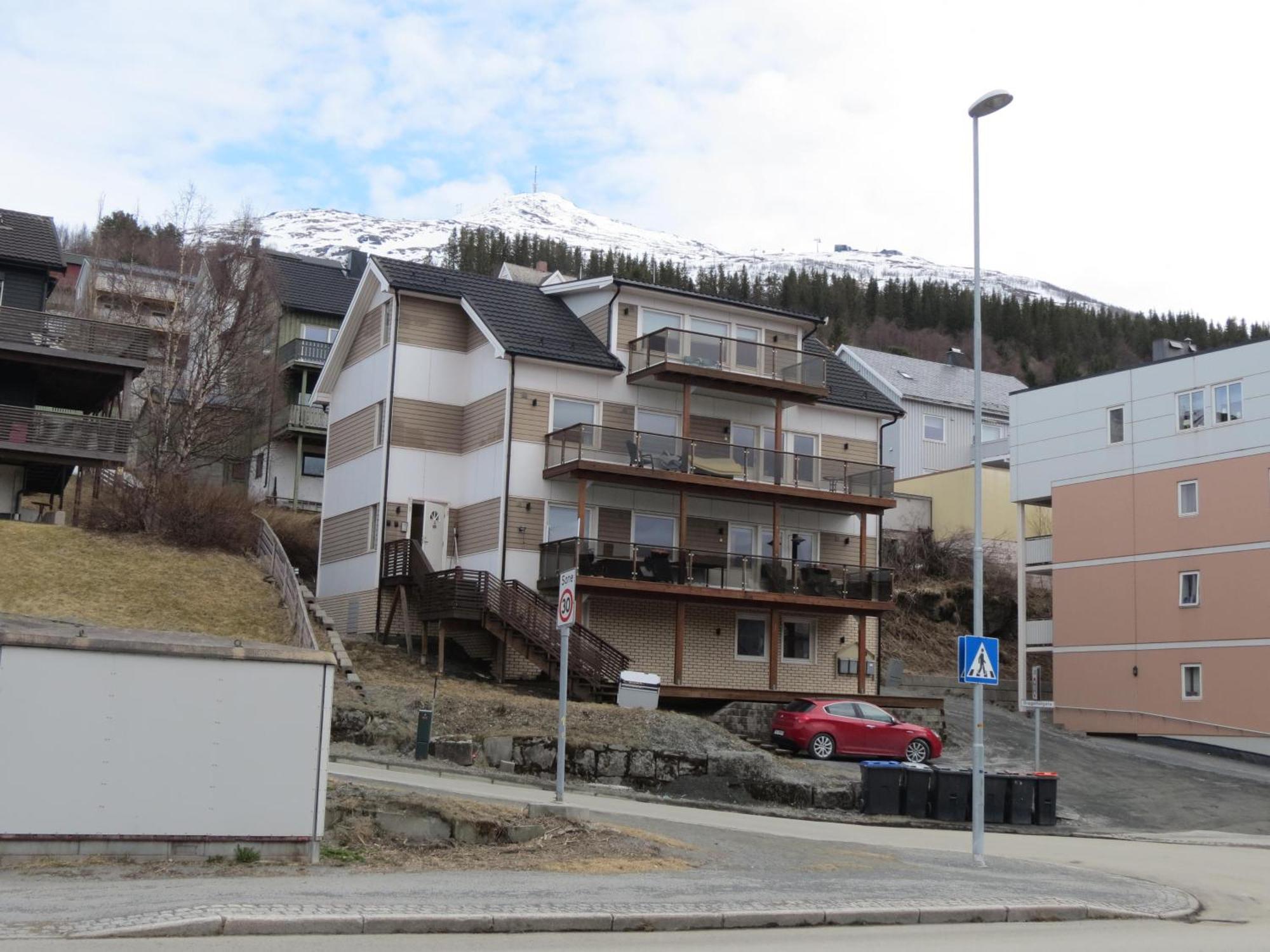 Koselig Og Moderne Leilighet, Meget Sentralt I Narvik Med Gratis Parkering! Exterior photo
