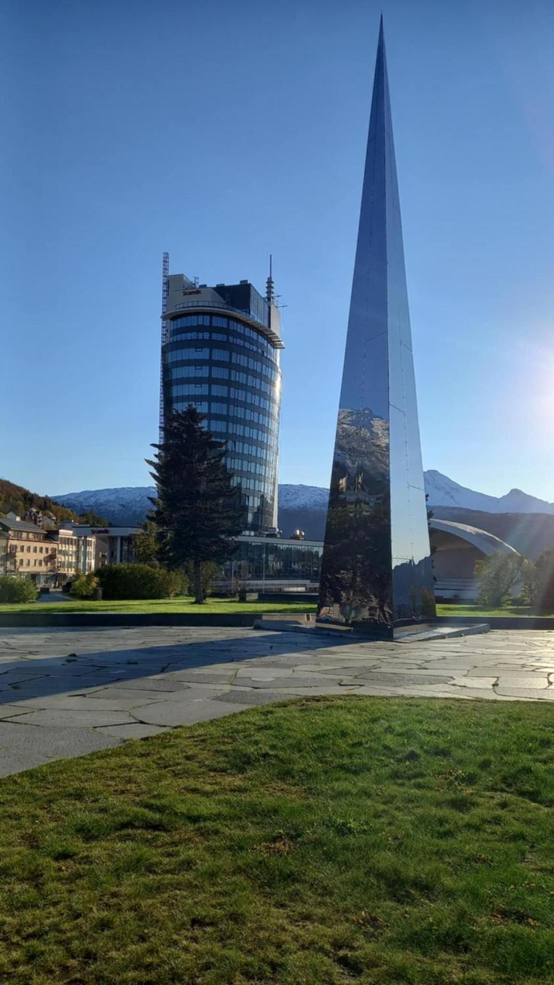Koselig Og Moderne Leilighet, Meget Sentralt I Narvik Med Gratis Parkering! Exterior photo
